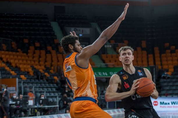 与之相比 与之相比